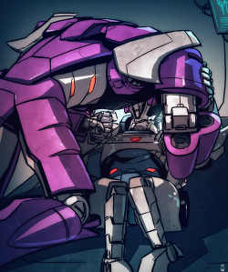lesnee:Cyclonus’ visit to Tailgate when coming back from the Dead Universe~