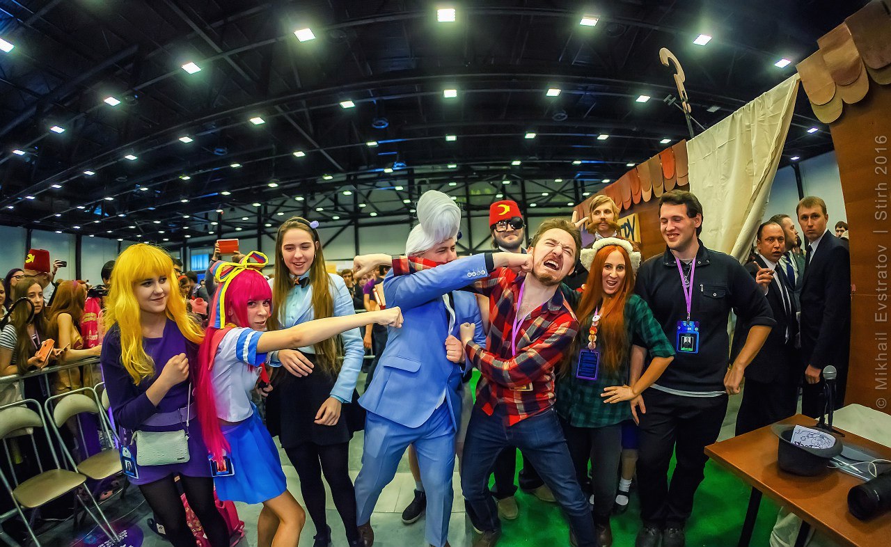 gizthegunslinger:  Alex Hirsch on Big Fest Russia. All photos are taken from © БОЛЬШОЙ