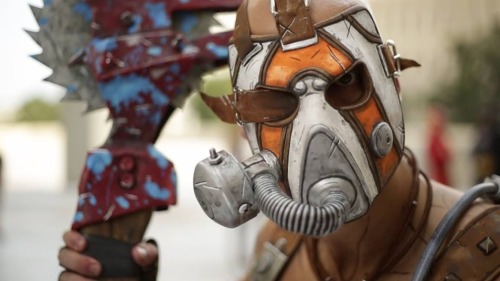 theomeganerd:  Borderlands 2 ~ Krieg Cosplay by Jason Coleman 