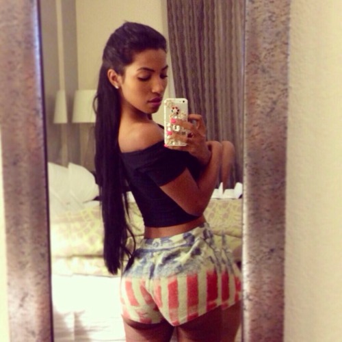 evans601:  #mamacitamonday: @delianna.urena