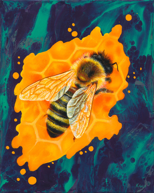 “Hive” by KahlaPaints: bit.ly/2wrX5qp Even flecks of pollen are captured in this 