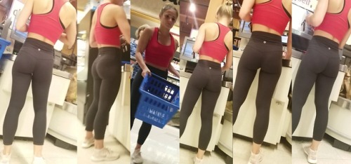 mybootychic:Rocking those leggings