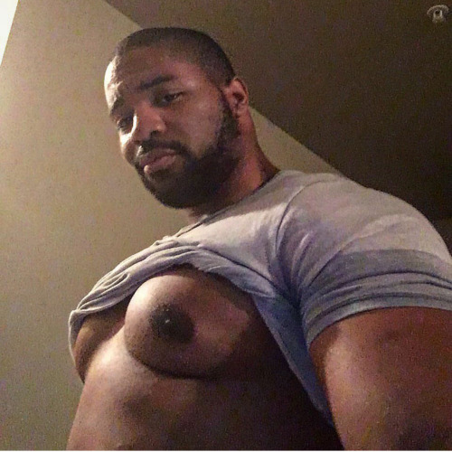 melaninkingxxx:  pooky24:  Mmm….thiiiiiicckk  Yes daddy! 