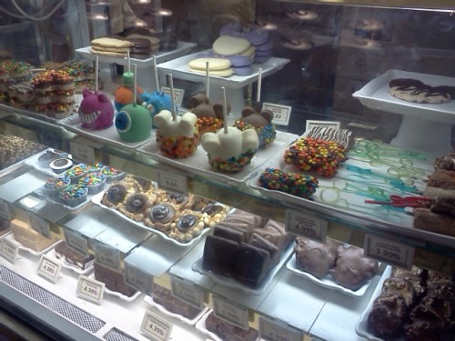 remember-me-ravenclaw: So in Magic Kingdom you can go to a store called The Confectionery. 