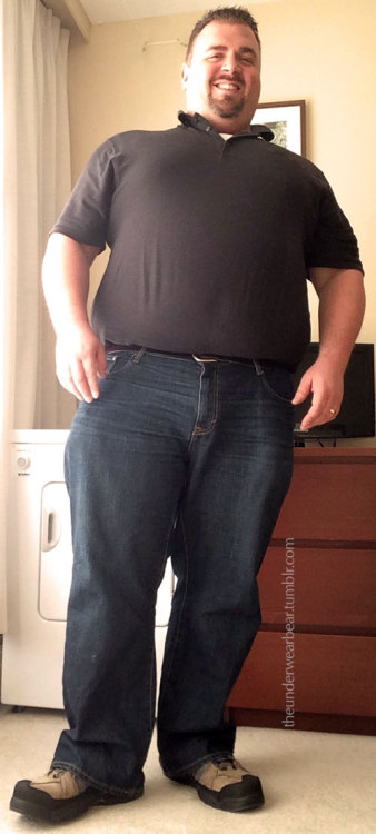 electricunderwear:  theunderwearbear:  No more work?  No more clothes!  :D  what a perfect ideology. and what a perfect man! :)