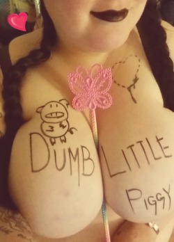 littlejetgirl:  Cute little dumb piggy, 