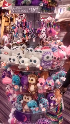 christslittlebabyforever:  stuffie heaven ♡