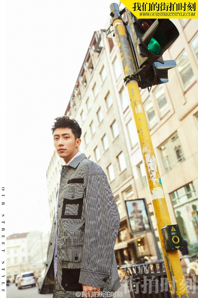 huangxxxu: 27/2/2017 our street style diesel black. credit: 我们的街拍时刻