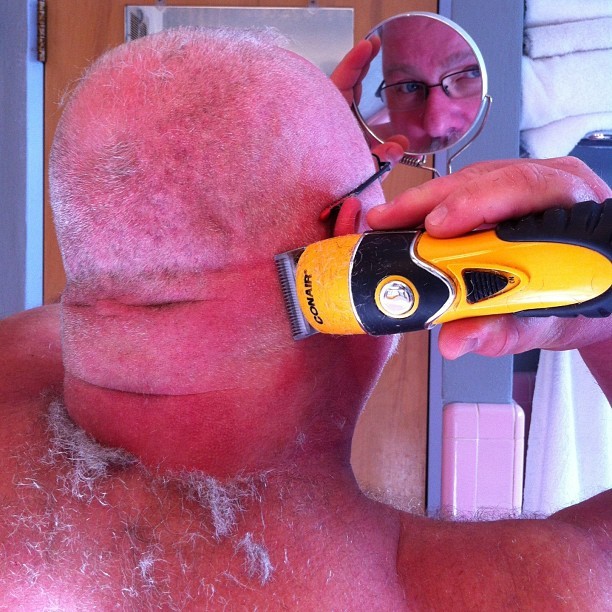 wooferstl:  DIY barbering #haircut (at Matt &amp; woofer’s) 