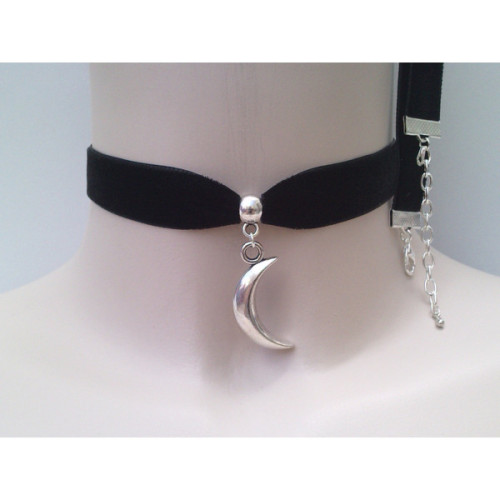 societyjustkillsme:  Solid Tibetan Silver CRESCENT MOON CHARM 16mm Black Velvet Ribbon Choker - kg.. or choose another colour velvet :) ❤ liked on Polyvore (see more chunky silver necklaces) 