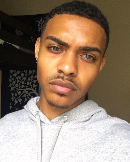 gdr1:  johntheactor:  Happy blackout day ✊🏾   Creme d’ la’ Creme
