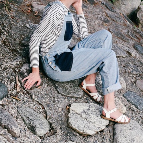 treasuresandtravels: Fell head over heels for these detachable overalls from @ryder_label Head to th