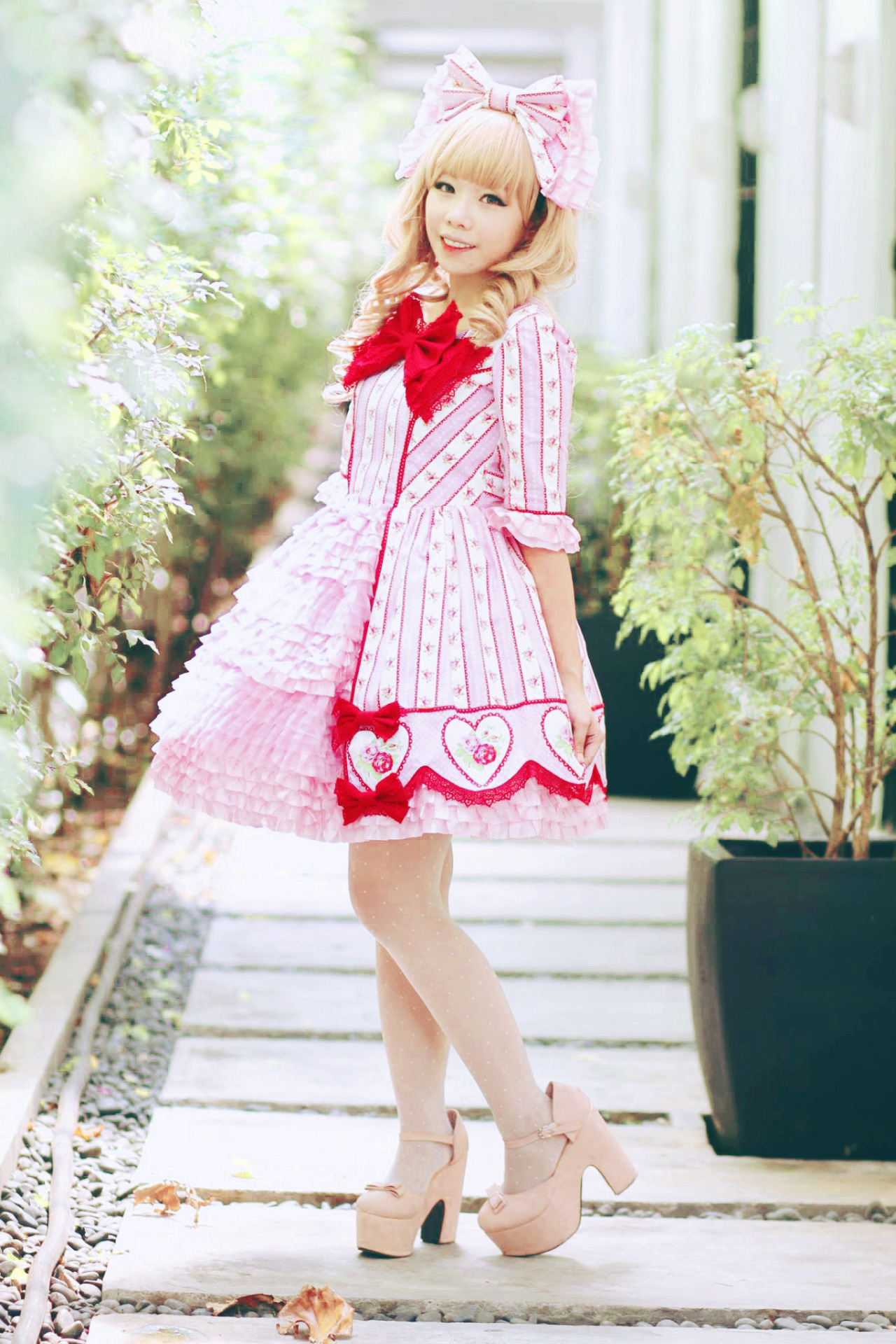 dolldelight:  Miaow being absolutely adorbs in this dress set I made! Photos by Jio