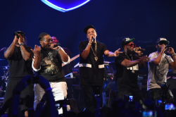 aintnojigga:  Once again   Jaÿ-Z reunited the Roc and brought out Young Chris, Beanie Sigel, Freeway, and Neef on stage during the second TiDAL B-Sides show.  this shit is crazY