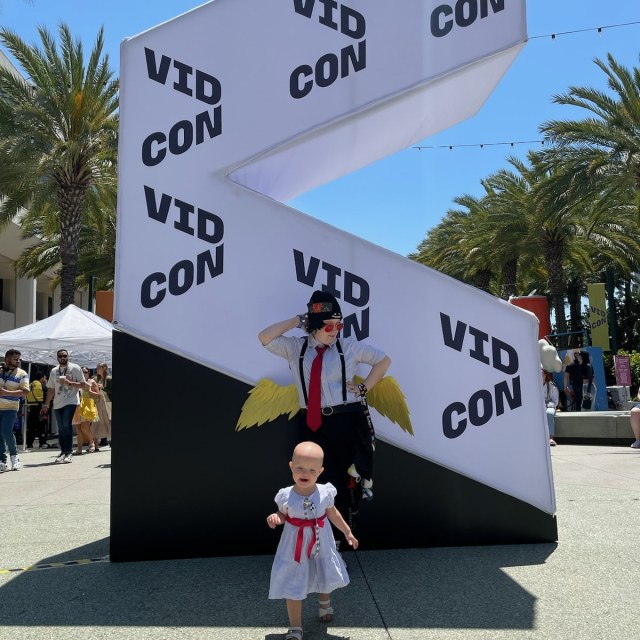 Quackity and Tilin cosplays at Vidcon '23

She was so scared of Mario