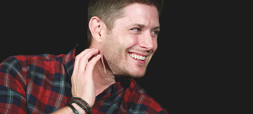 dancewithmejensen:   Jensen Ackles | Dallascon 2015 | Real not Fiction {credit}