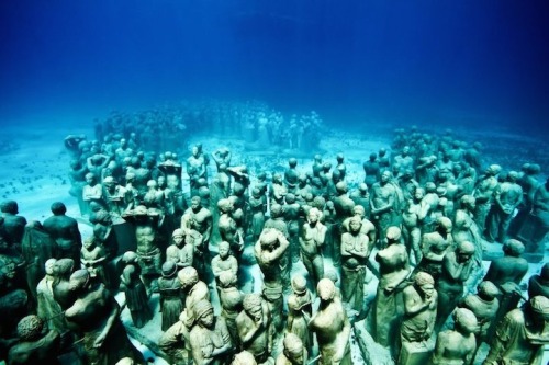 aestheticgoddess:  Underwater Sculptures by Jason deCaires Taylor 