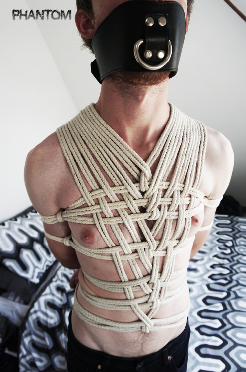 phantombondage:A pattern develops…