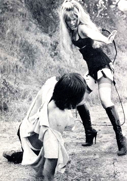 tileul:       Transexual Whip Hand (1974),