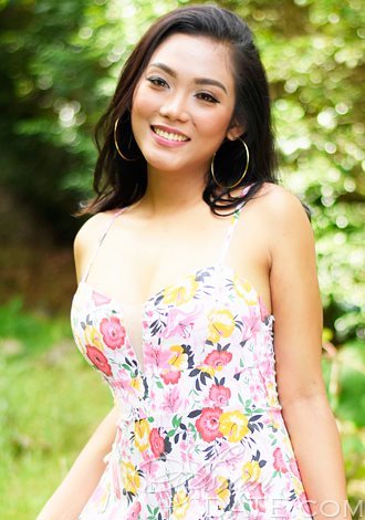 Mae is a confident young girl from China. She would love to travel all around the world to see and t