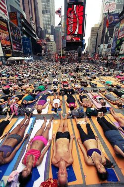 Porn-Pits-Tits-Clits:  Distraction:  Times Square Yoga  I’m Totally Down For This.