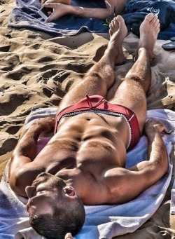 jockbeach:  http://jockbeach.tumblr.com 