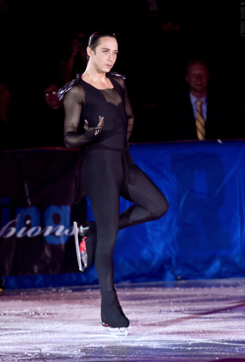 Gallery: Sultry Carmen Stuns EWC | Binky’s @JohnnyGWeir Blog http://binxblog.com/1Ju3LAI Click