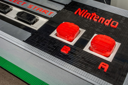 Porn retrogamingblog:  Giant Functional Lego NES photos