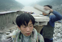 20aliens:  Ian Teh Migrant workers. Badong, China.