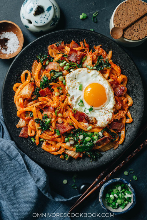 Bacon Kimchi Fried UdonSuper quick and easy bacon kimchi fried udon that uses less than 10 ingredien