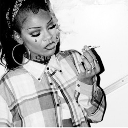 itsthathickness:  cocovapours:  CHOLA  Gangsta