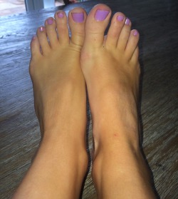 feetfetishfantasy:  ❤️💰❤️💰❤️ my little cute princess toes. Pay me bitches.