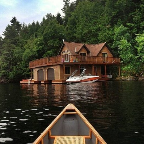 equalpartsswaggerandsmarts:  ALMOST HOME