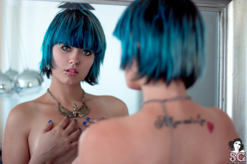 chilenas-suicidas:  lotsofcoloursphoto:  Bludegar “Love me Twice” Suicide Girls 2014  En 3 meses más, este set de Bludegar estara disponible! 