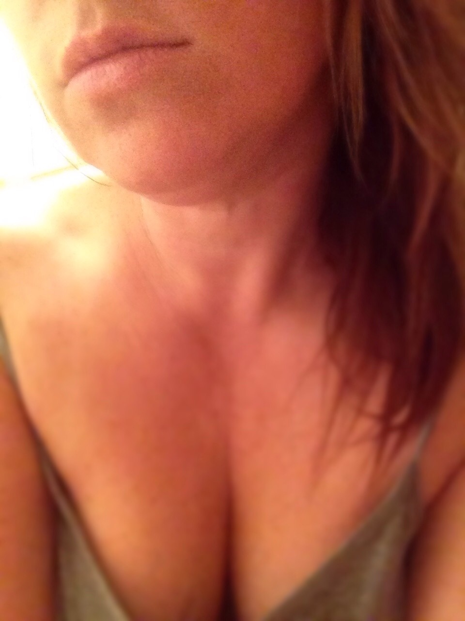 suzanne4u:  Everyone wants lips/ mouth pics 😊 💋💋💋💋💋 messy hair