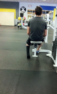 sniffingsocks:  BOLD SOCK STATEMENT AT THE GYM!!