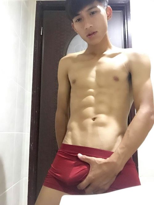 dailysmoothy: drlaphill:aba7777:ojkllio:體育班陽光型男孩완젼~~굿OMGNice smooth shaved balls, now let’s complete