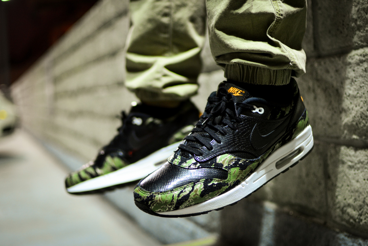 air max 1 tiger camo