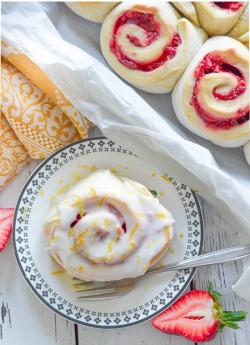 sweetoothgirl:  Sticky Lemon Strawberry Sweet Rolls  