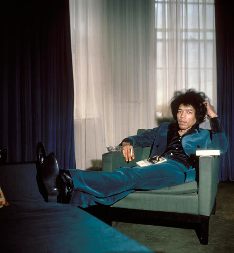 personal-details:Blue velvet suit - Jimi Hendrix by Petra Niemeier, London 1967 