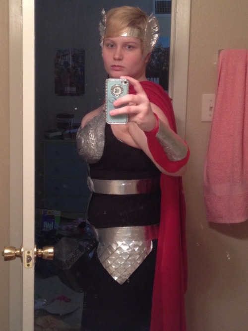 chlorogirl:  Final outfit check for my Thor cosplay. HOT comic con is next weekend, just a few finishing touches and I’m ready 😉😚