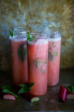 guardians-of-the-food:  Rhubarb Mojitos