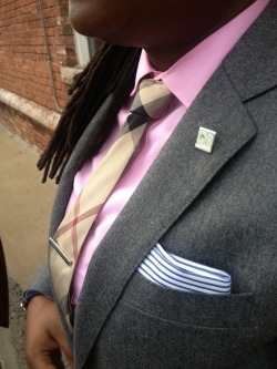 thelesbianguide:  queerbois:  :: STYLE :: Queer B.O.I.S. Pocket Square and cufflinks doubling as a lapel pin.  Oh my gosh I love this! 