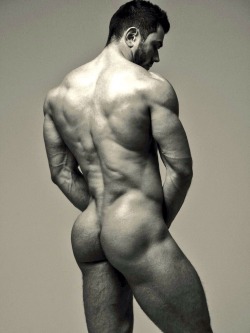 glazingthedoughnut:  Stepan Pereverzev by