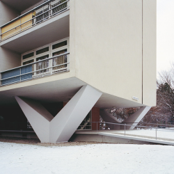 midcenturymodernfreak:  1957 Interbau Residential Tower | Architect: Oscar Niemeyer | Berlin, Germany - Via