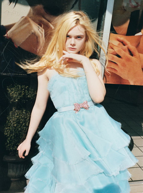 such-a-saint-but-such-a-whore: hell-usi0ns: here-comes-the-kingdom: Elle Fanning by Juergen Teller ◙