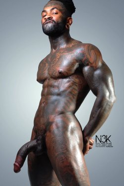 nakedmichiganpanda:  ZAMN ZADDY  Sexy as man mmm