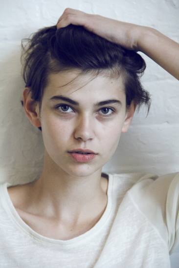 androadiction:  maggiestreasure:  Amra Cerkezovic  *** 