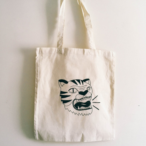 hand drawn tiger tees/totes are now on my etsy :—) https://www.etsy.com/uk/shop/tesssmithrober