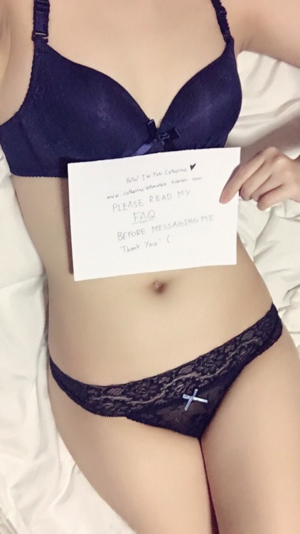 catherineintimates:  Dark blue underwear for my full body pic as requested! \o/ I wanted my sign to be larger but I was too lazy to redo but I’m sure you all have decent eyesight right right right (’: HAHAHAH   Okay I’m going to bed now the weather